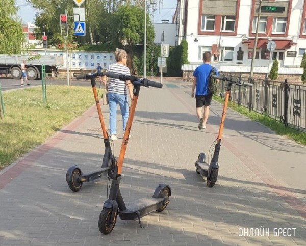 В Беларуси запретили выезжать за границу на электросамокатах. Что надо знать В Беларуси запретили выезжать за границу на электросамокатах. Что надо знать