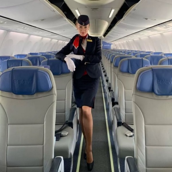 Стюардесса из Беларуси рассказала о несуществующем графике, страхе высоты у коллег и об отпускных рейсах Стюардесса из Беларуси рассказала о несуществующем графике, страхе высоты у коллег и об отпускных рейсах