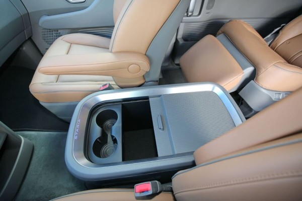 «Растаможка – 25 000 евро!» Белорус привез дизельный Hyundai Staria. Что за он? «Растаможка – 25 000 евро!» Белорус привез дизельный Hyundai Staria. Что за он?