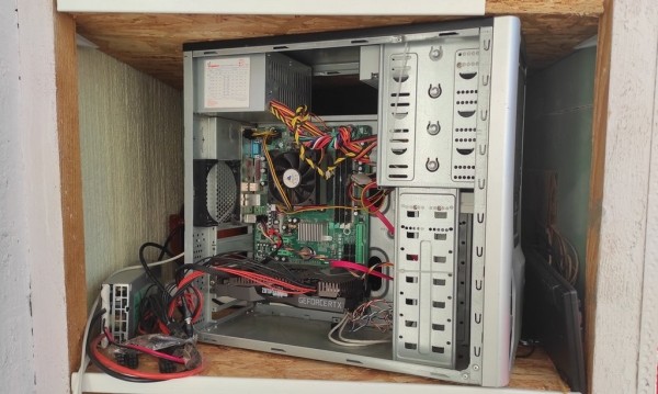 Белорус год назад стал майнить криптовалюту на своем балконе. Сколько заработал? Белорус год назад стал майнить криптовалюту на своем балконе. Сколько заработал?