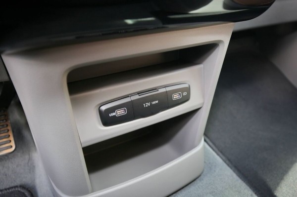 «Растаможка – 25 000 евро!» Белорус привез дизельный Hyundai Staria. Что за он? «Растаможка – 25 000 евро!» Белорус привез дизельный Hyundai Staria. Что за он?