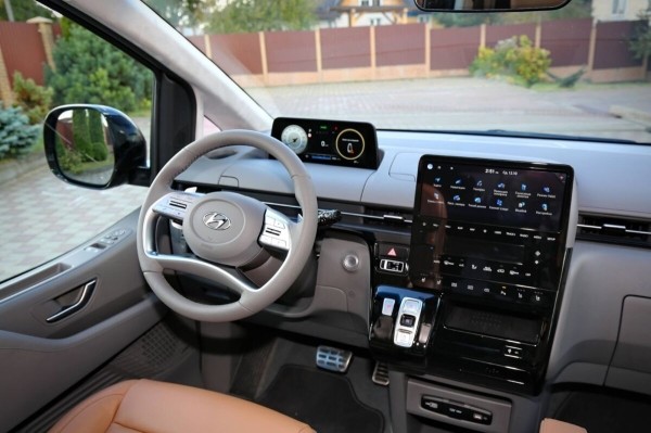 «Растаможка – 25 000 евро!» Белорус привез дизельный Hyundai Staria. Что за он? «Растаможка – 25 000 евро!» Белорус привез дизельный Hyundai Staria. Что за он?