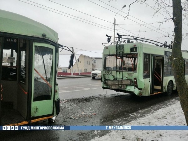 В Минске водитель одного троллейбуса заснул и врезался в другой — пострадали 7 человек