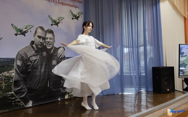 Матери погибших летчиков-героев приехали на вечер их памяти в Барановичи Матери погибших летчиков-героев приехали на вечер их памяти в Барановичи