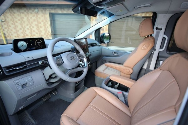 «Растаможка – 25 000 евро!» Белорус привез дизельный Hyundai Staria. Что за он? «Растаможка – 25 000 евро!» Белорус привез дизельный Hyundai Staria. Что за он?