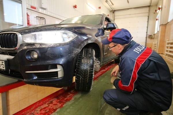 Нет катализатора — нет «дозвола». Как водители проходят техосмотр по новым правилам