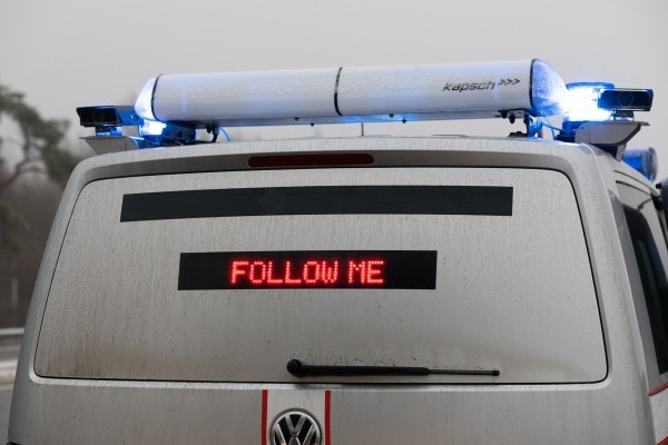 «Стоимость виньетки от 14 до 75 евро». Кому с 1 января нужно тратить деньги на проезд по платным дорогам?