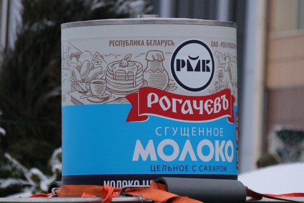 В Беларуси выпустили банку сгущенки весом почти в полтонны В Беларуси выпустили банку сгущенки весом почти в полтонны