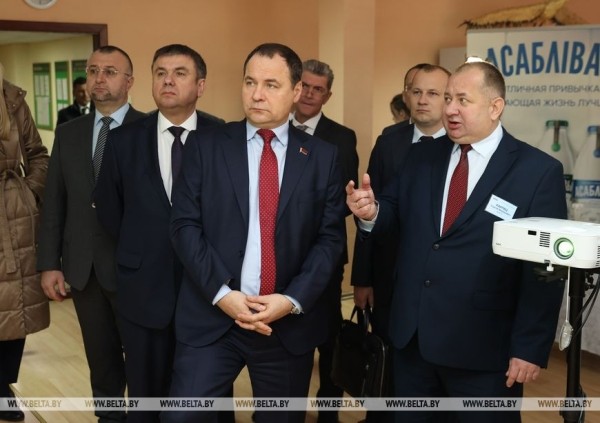 Премьер-министр Беларуси побывал на Лунинецком молочном заводе Премьер-министр Беларуси побывал на Лунинецком молочном заводе