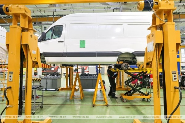 В Бресте дали старт белорусско-российскому проекту по сборке спецавтомобилей В Бресте дали старт белорусско-российскому проекту по сборке спецавтомобилей