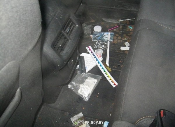 Белорус вез из Литвы автомобили на лафете. О колбах со странным веществом не знал. Но отвечать придется Белорус вез из Литвы автомобили на лафете. О колбах со странным веществом не знал. Но отвечать придется