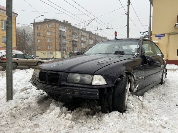 У водителя BMW, сбившего троих людей, обнаружили множество нарушений. Его заключили под стражу У водителя BMW, сбившего троих людей, обнаружили множество нарушений. Его заключили под стражу