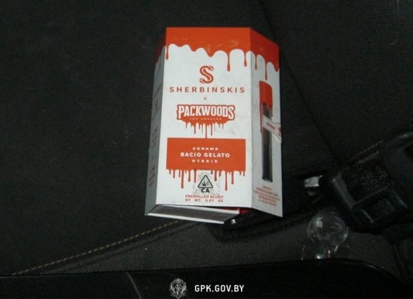 Белорус вез из Литвы автомобили на лафете. О колбах со странным веществом не знал. Но отвечать придется Белорус вез из Литвы автомобили на лафете. О колбах со странным веществом не знал. Но отвечать придется