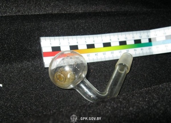 Белорус вез из Литвы автомобили на лафете. О колбах со странным веществом не знал. Но отвечать придется Белорус вез из Литвы автомобили на лафете. О колбах со странным веществом не знал. Но отвечать придется