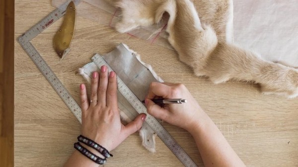 Из сварщицы – в бизнес-леди: как белоруска 30 лет зарабатывает на шубах Из сварщицы – в бизнес-леди: как белоруска 30 лет зарабатывает на шубах