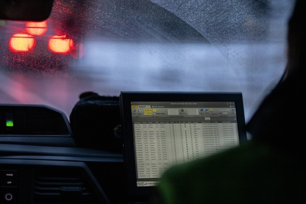 «Стоимость виньетки от 14 до 75 евро». Кому с 1 января нужно тратить деньги на проезд по платным дорогам?