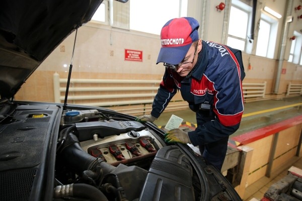 Нет катализатора — нет «дозвола». Как водители проходят техосмотр по новым правилам
