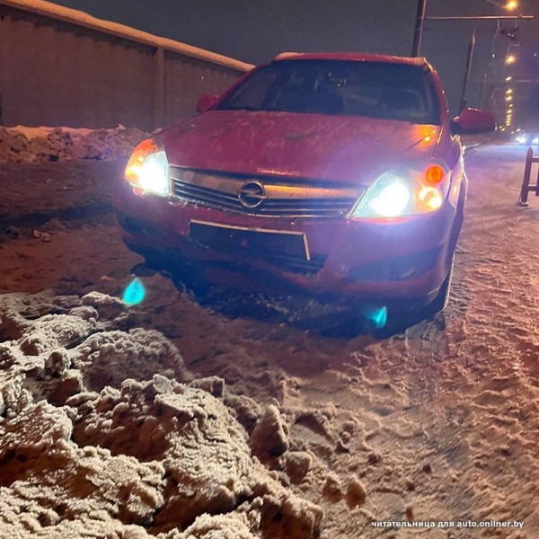 «Машина вообще не тормозила»: девушка врезалась в снежный вал и теперь винит дорожников. Комментарий ГАИ «Машина вообще не тормозила»: девушка врезалась в снежный вал и теперь винит дорожников. Комментарий ГАИ