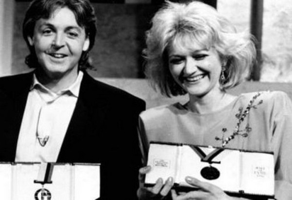 История стюардессы, которая выжила при падении с высоты 10 тысяч метров История стюардессы, которая выжила при падении с высоты 10 тысяч метров