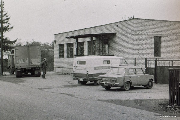 Тряпки и &laquo;крыша&raquo;. Как в Беларуси в 90-е дети мыли машины и зарабатывали неплохие деньги