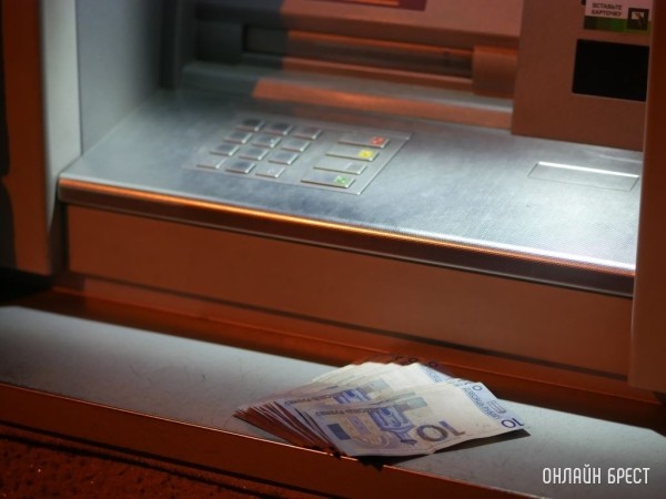 Какой была минимальная зарплата белорусов в декабре Какой была минимальная зарплата белорусов в декабре