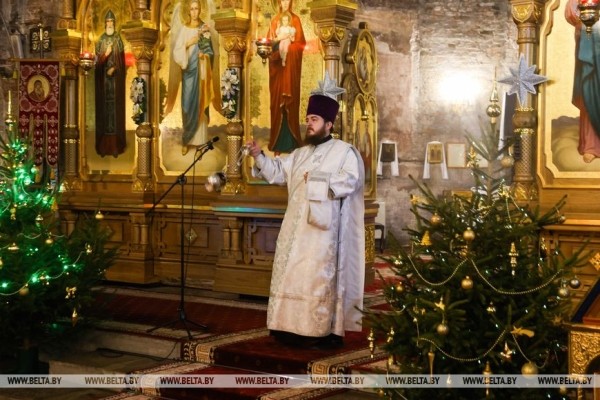 В Бресте православные верующие празднуют Рождество Христово В Бресте православные верующие празднуют Рождество Христово