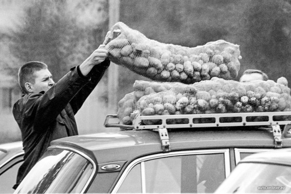 Тряпки и &laquo;крыша&raquo;. Как в Беларуси в 90-е дети мыли машины и зарабатывали неплохие деньги