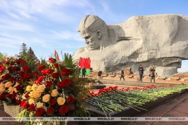 Митингом и автопробегом отметили в Бресте День защитников Отечества
