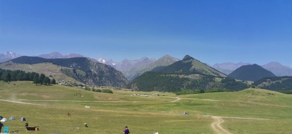 «Вдоль дороги — венки и памятники». Белорус в одиночку отправился в горы Грузии, где даже страховка не действует «Вдоль дороги — венки и памятники». Белорус в одиночку отправился в горы Грузии, где даже страховка не действует