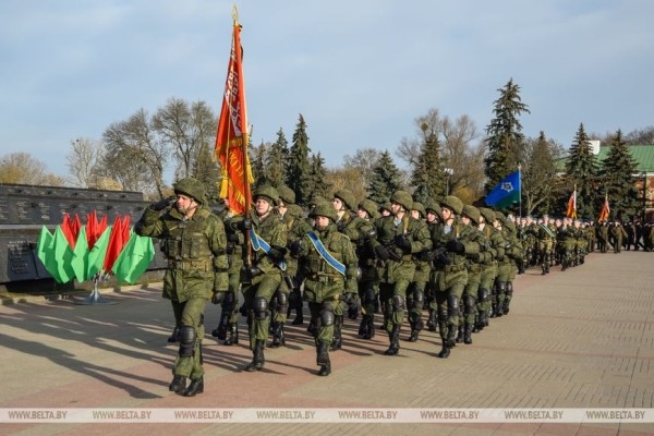 Митингом и автопробегом отметили в Бресте День защитников Отечества