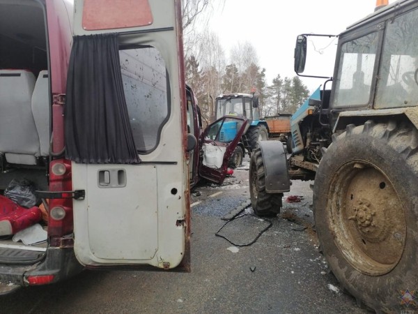 Маршрутка с пассажирами попала в аварию под Бобруйском Маршрутка с пассажирами попала в аварию под Бобруйском