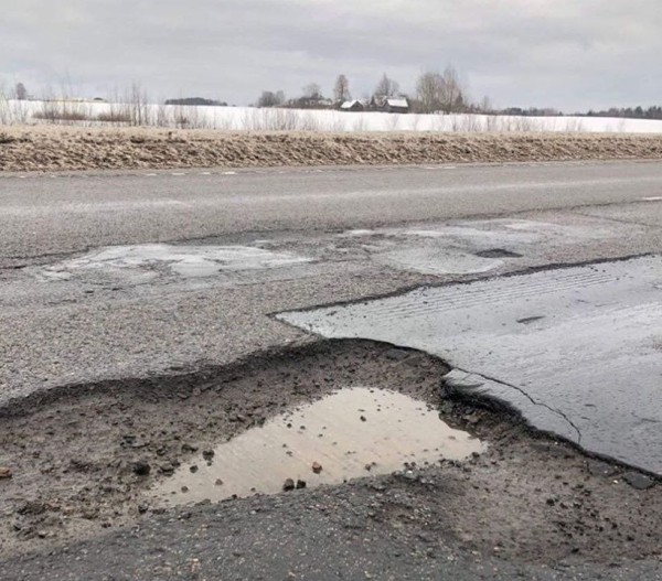 Около 700 тыс. рублей направят в Жабинковском районе на ремонт местных дорог Около 700 тыс. рублей направят в Жабинковском районе на ремонт местных дорог