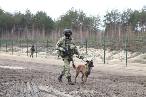 Журналисты иностранных СМИ побывали на границе с Украиной Журналисты иностранных СМИ побывали на границе с Украиной