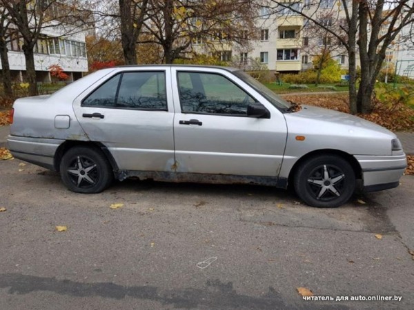Не быстро, но работает! Белорус &laquo;изобрел&raquo; способ легально избавить двор от автохлама