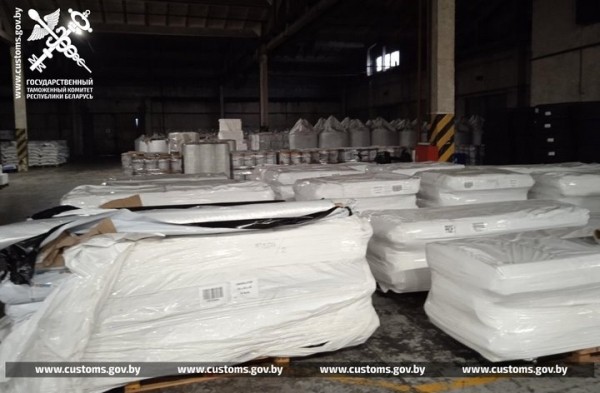 Партию полипропиленовой пленки на 210 тыс .рублей пытались незаконно ввезти через «Козловичи» Партию полипропиленовой пленки на 210 тыс .рублей пытались незаконно ввезти через «Козловичи»