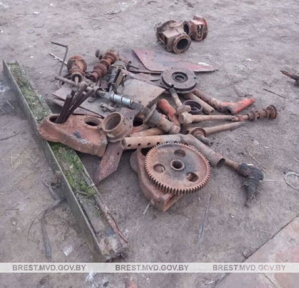 В Пинском районе похитили металлолом В Пинском районе похитили металлолом