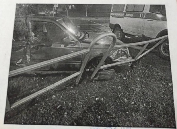 Водитель «скорой» проехал на красный и протаранил автомобиль. Кто виноват? Водитель «скорой» проехал на красный и протаранил автомобиль. Кто виноват?