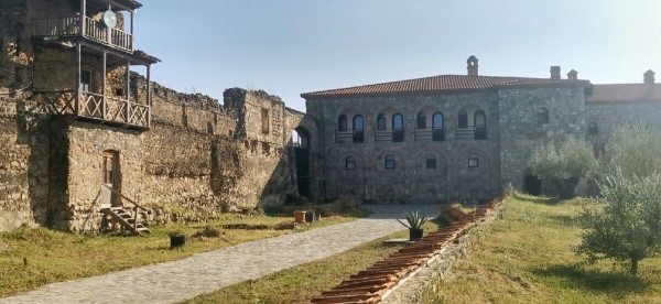«Вдоль дороги — венки и памятники». Белорус в одиночку отправился в горы Грузии, где даже страховка не действует «Вдоль дороги — венки и памятники». Белорус в одиночку отправился в горы Грузии, где даже страховка не действует