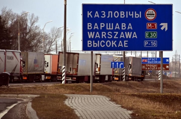 Польша пообещала не закрывать последний пункт для фур на границе - СМИ Польша пообещала не закрывать последний пункт для фур на границе - СМИ