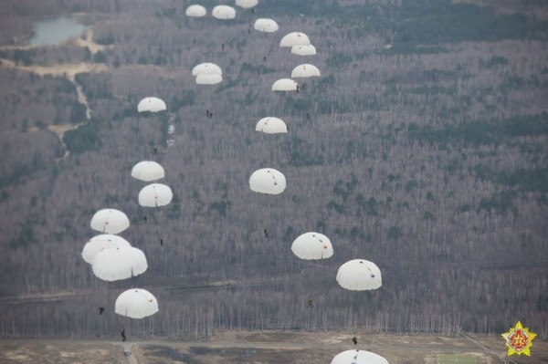 Над Брестом сегодня гудел самолет - смотрите, что было Над Брестом сегодня гудел самолет - смотрите, что было