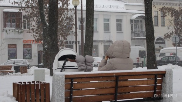 Когда выходят замуж и где работают. Белстат собрал все, что белорусы знают о своих женщинах