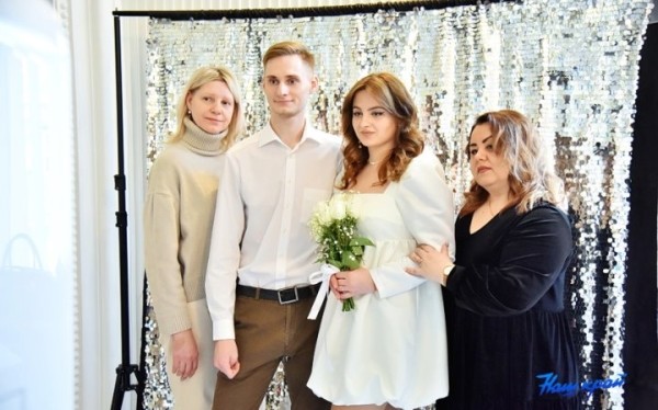 В Барановичах прошло 150-е бракосочетание. Какую роль сыграла бабушка невесты? В Барановичах прошло 150-е бракосочетание. Какую роль сыграла бабушка невесты?