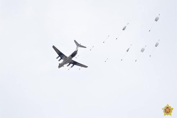 Над Брестом сегодня гудел самолет - смотрите, что было Над Брестом сегодня гудел самолет - смотрите, что было