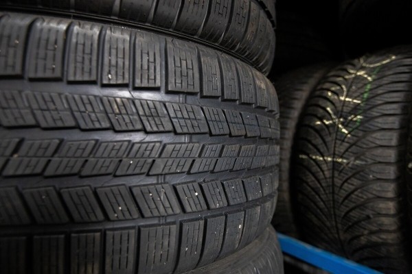 «Немцы отбирают для меня шины». Белорус наладил бизнес по продаже б/у Continental, Pirelli, Bridgestone. Есть спрос? «Немцы отбирают для меня шины». Белорус наладил бизнес по продаже б/у Continental, Pirelli, Bridgestone. Есть спрос?