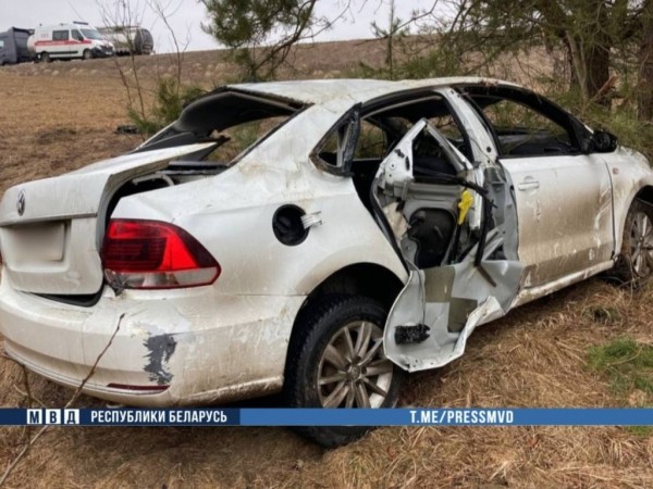 В Беларуси работник автомойки поехал на Volkswagen клиента и разбился В Беларуси работник автомойки поехал на Volkswagen клиента и разбился