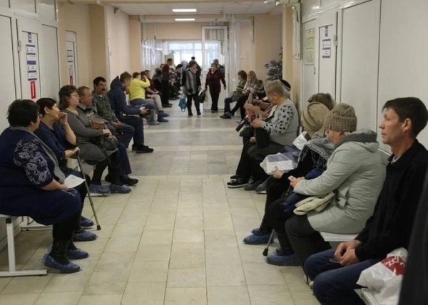 Стало известно, как будут работать поликлиники и больницы в большие выходные