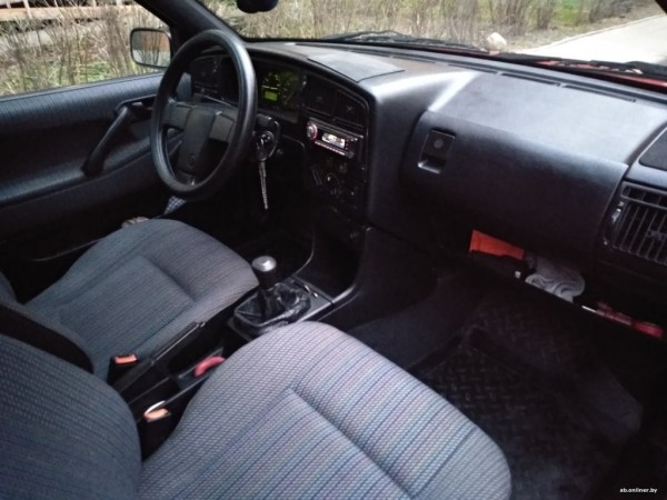 Найден Volkswagen Passat B3 в состоянии, близком к идеальному. Сколько просит за него владелец? Найден Volkswagen Passat B3 в состоянии, близком к идеальному. Сколько просит за него владелец?