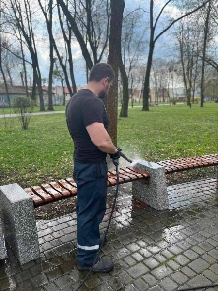 Продолжаются интенсивные работы по подготовке городского Парка культуры и отдыха к началу сезона Продолжаются интенсивные работы по подготовке городского Парка культуры и отдыха к началу сезона