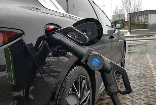 Электромобиль против авто с бензиновым ДВС. Кто за год сэкономит больше? Электромобиль против авто с бензиновым ДВС. Кто за год сэкономит больше?