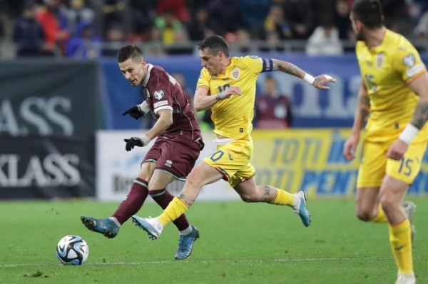 Беларусь проиграла дважды на старте отбора к чемпионату Европы &mdash; не побеждаем 15 официальных матчей